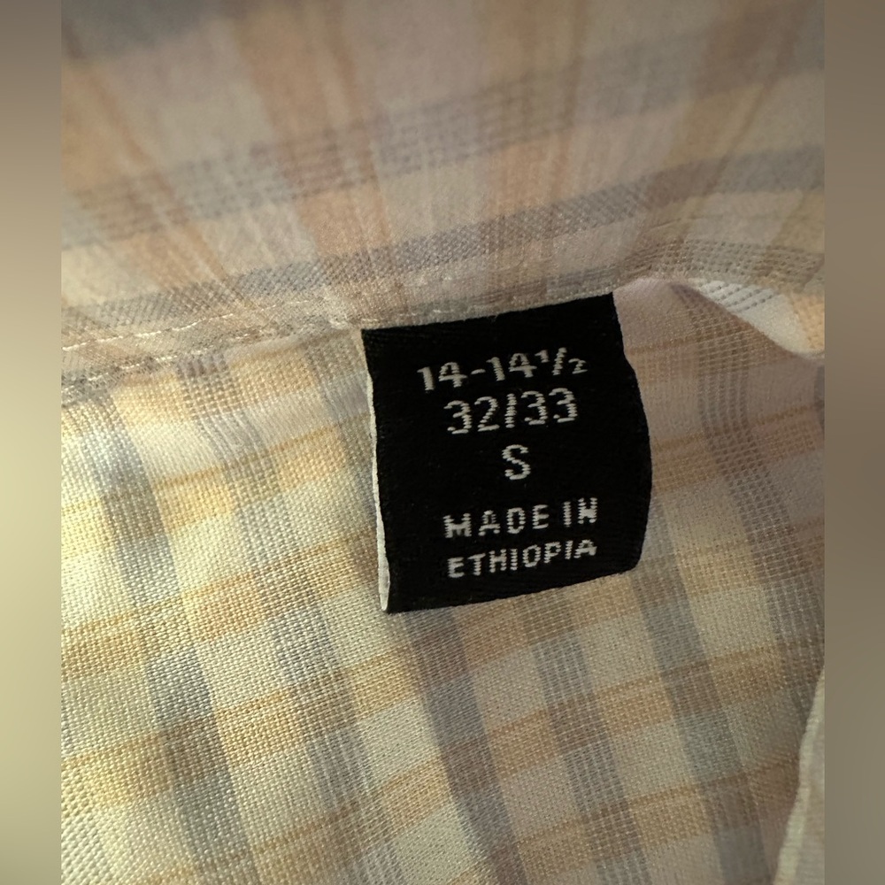 Van Heusen Men's Dress Shirt Slim Fit / Ultra Wrinkle Free - 14-14½ 32/33 Small - Picture 9 of 10